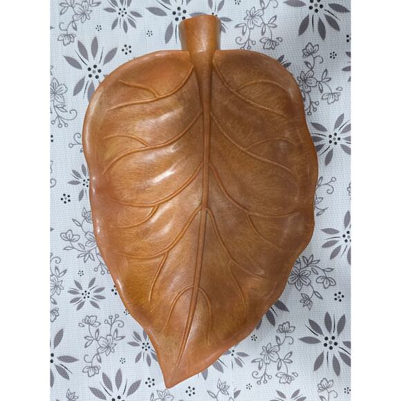 Leaf-Shaped Wall Hanging / Decorative Tray - Picture 11 of 11